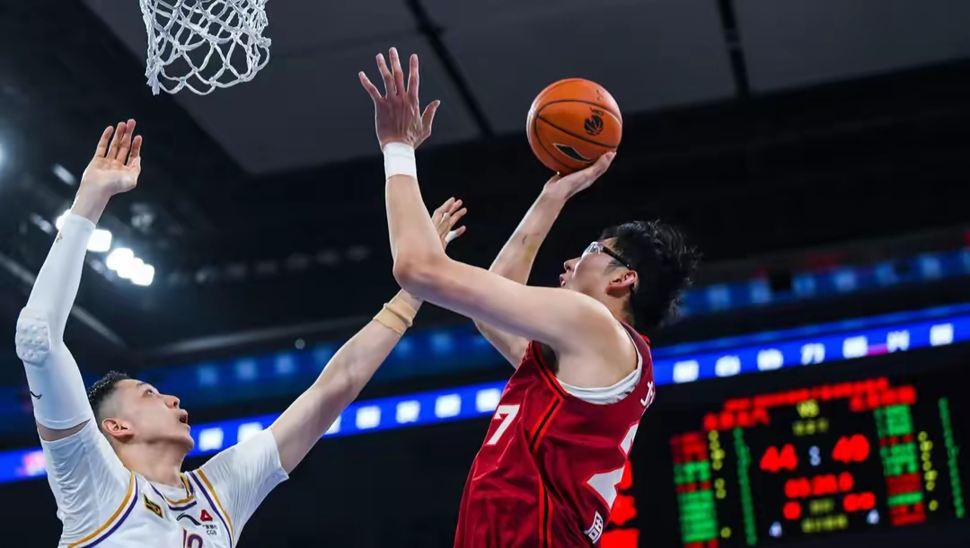 广厦男篮训练开放日；赛前造点机会引欢呼；葡超在即；更衣室氛围转暖 -牛牛娱乐平台